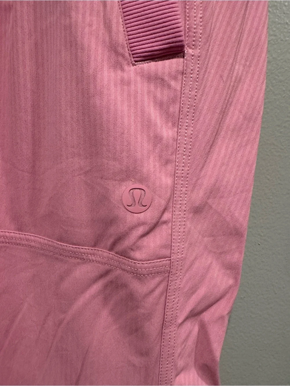 Lululemon Dance Studio Relaxed-Fit Mid-Rise Cargo Pant in Pink Frosting Size L